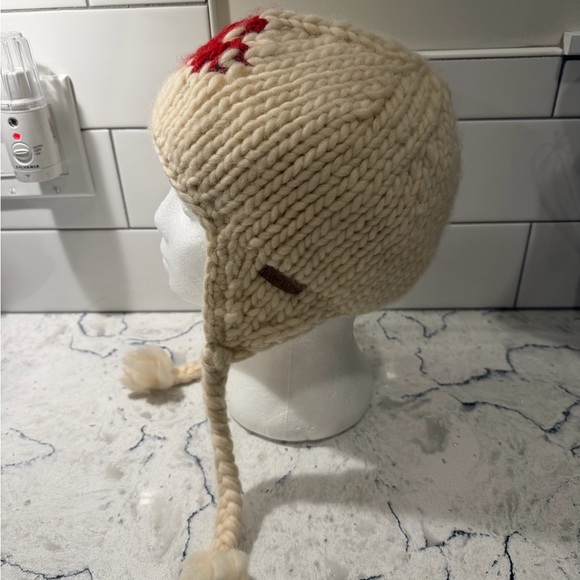 100 percent wool CANADA toque with earflaps &  tassels 
OS warm, attractive! - Picture 14 of 14